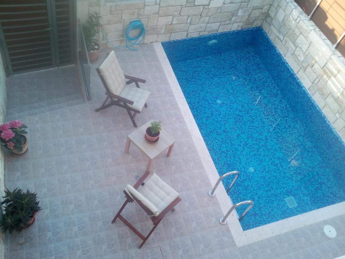 “Theeporto” Maisonette With Pool Гувес Екстер'єр фото