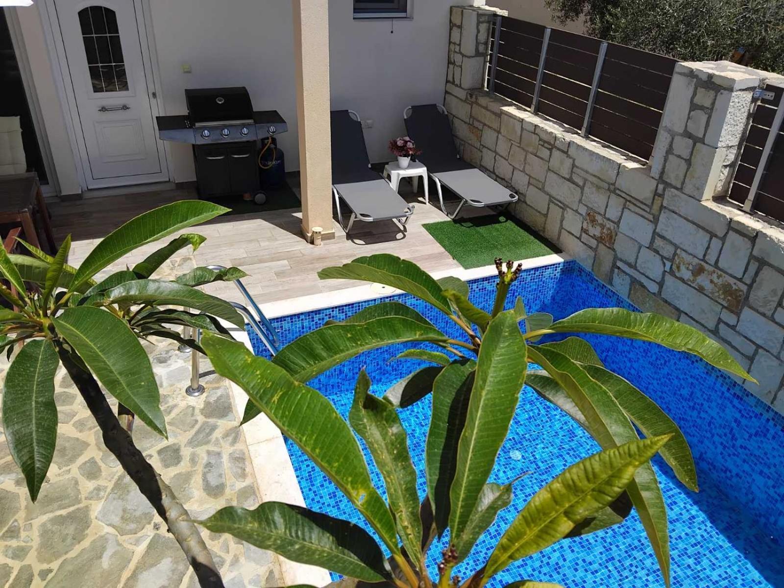 “Theeporto” Maisonette With Pool Гувес Екстер'єр фото